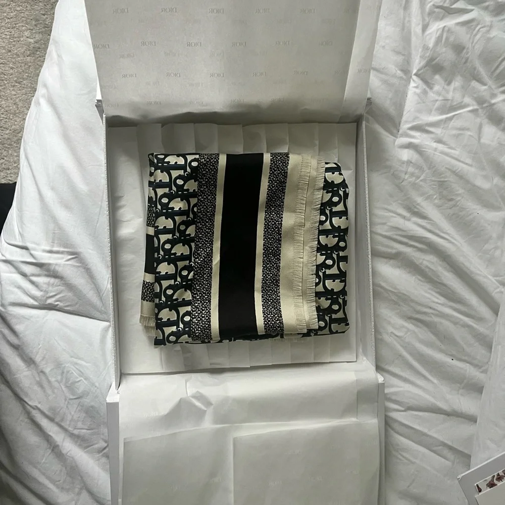 Dior Oblique Diortwin 70 Square Scarf